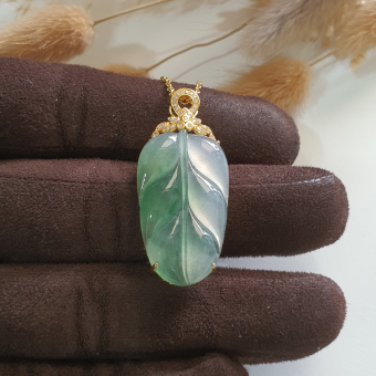 Highly Translucent Icy with Green Jadeite “Auspicious Leaf” Pendant (JAB005217)