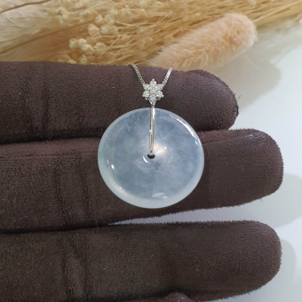 [Rare] Highly Translucent Icy Jadeite “Donut” Pendant (JAB006290)