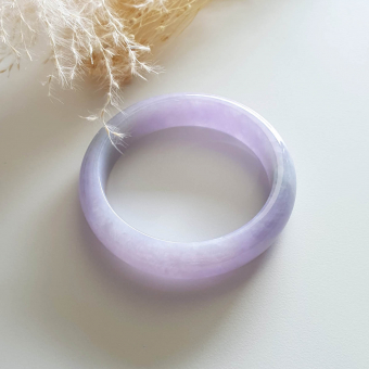 [Rare] Translucent Brilliant Lavender and Green Jadeite Bangle (JAC001600)