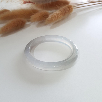 [Rare] Highly Translucent Icy Jadeite Oval Shape Bangle (JAC001938)