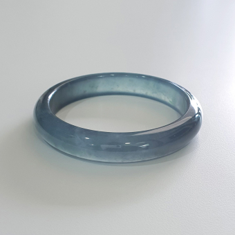 [Rare] Highly Translucent Icy Bluish Chameleon Jadeite Bangle (JAC002371)