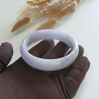 Translucent Bright Lavender Jadeite Bangle – 60.7mm (JAC002731)